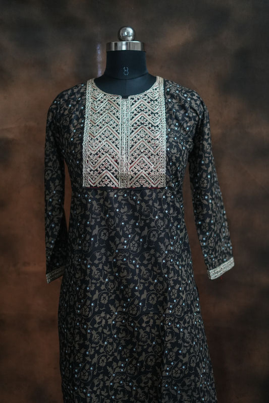 Elegant Polyester Cotton Kurti – Perfect Blend of Comfort & Style