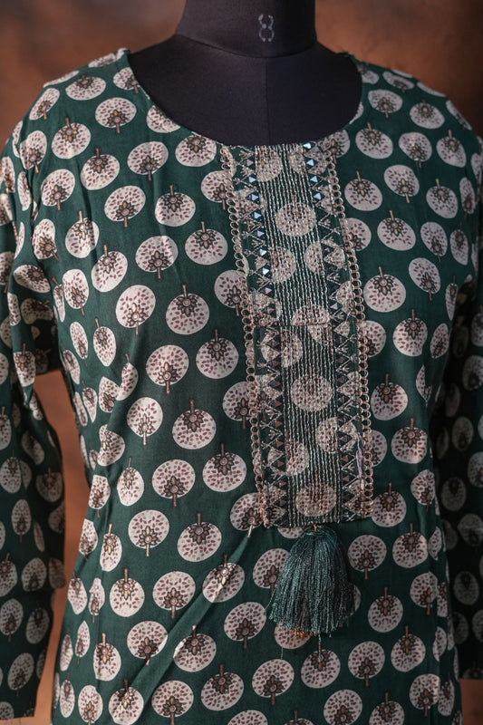 Elegant Polyester Cotton Kurti – Perfect Blend of Comfort & Style